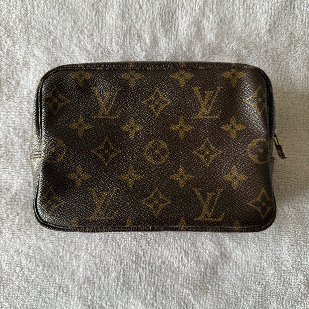 Louis Vuitton Trousse 18